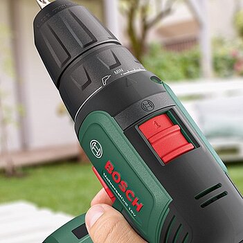 Аккумуляторная дрель-шуруповерт Bosch UniversalDrill 18V (06039D4001)