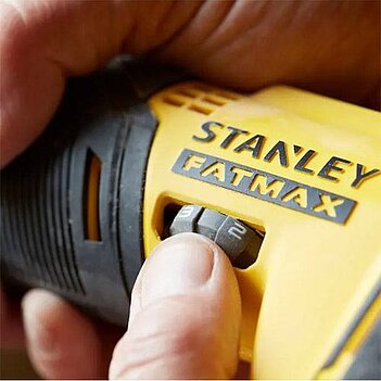 Многофункциональный инструмент аккумуляторный Stanley FATMAX (SFMCE500B) - без аккумулятора и зарядного устройства