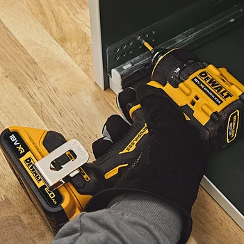 Аккумуляторная дрель-шуруповерт DeWalt со сменными насадками (DCD803D2T)