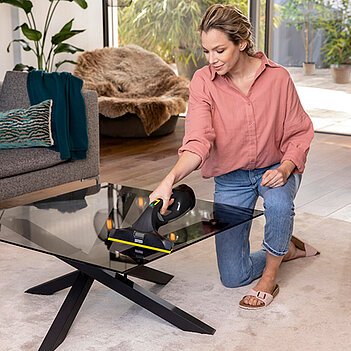 Пылесос аккумуляторный для окон Karcher WV 5 Plus Anniversary Edition (1.633-711.0)