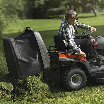 Трактор садовий бензиновий Husqvarna TС 220T (9707278-01)