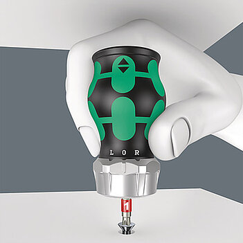 Отвертка трещоточная с набором бит WERA Kraftform Kompakt Stubby RA 1 7 шт. короткая (05008883001)