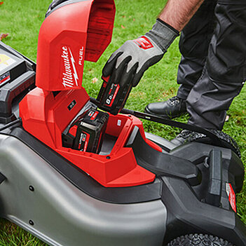 Газонокосилка аккумуляторная Milwaukee M18 F2LM46-0 (4933492010) - без аккумулятора и зарядного устройства
