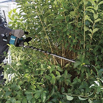 Кущоріз акумуляторний Makita XGT + акумулятор + зарядний пристрій (SET-UH007GZ-PROMOXGT)
