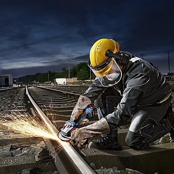 Угловая шлифмашина аккумуляторная Bosch GWS 18V-8 (06019N9020)