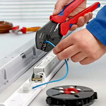 Кліщі обтискні KNIPEX 250 мм зі змінними матрицями 6 од. (97 33 02)
