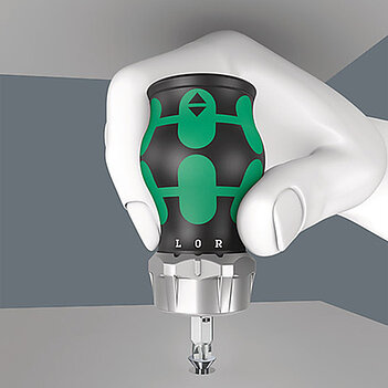 Отвертка трещоточная с набором бит WERA Kraftform Kompakt Stubby RA 3 7 шт. короткая (05008885001)