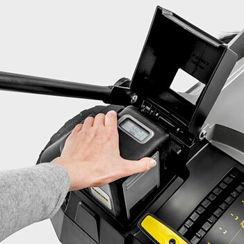 Подметальная машина аккумуляторная Karcher KM 70/25 C Bp 2SB (1.517-230.0) - без аккумулятора и зарядного устройства