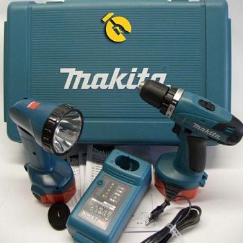 Аккумуляторная дрель-шуруповерт Makita (6281DWALE)