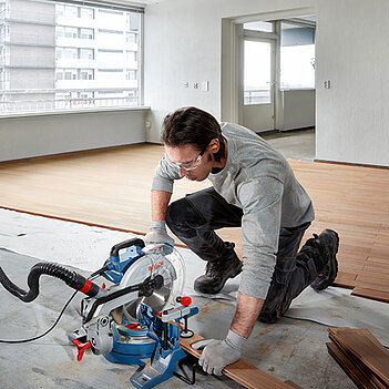 Пила торцовочная Bosch GCM 254 (0601B52000)