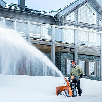 Снегоуборщик бензиновый Husqvarna ST 269 (9707873-01)