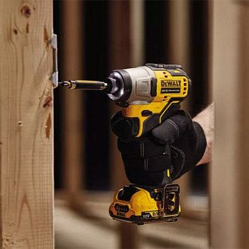 Аккумуляторный шуруповерт DeWalt (DCF601N)