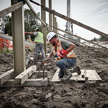Вібротрамбовка акумуляторна Milwaukee M18 FCVN24-0 (4933479599) - без акумулятора та зарядного пристрою