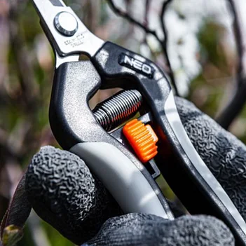 Секатор Neo Tools (15-207)