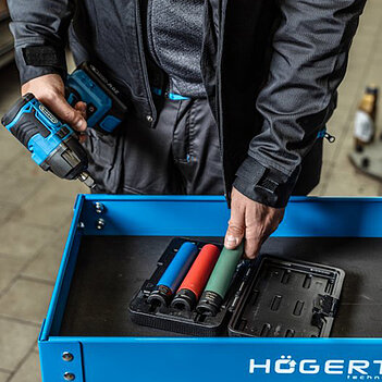 Тележка для инструментов Hoegert (HT7G570)