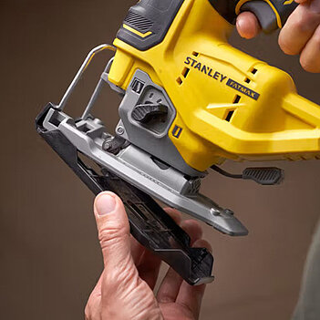 Лобзик акумуляторний Stanley (SFMCS650B) - без акумулятора та зарядного пристрою