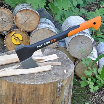 Топор Fiskars X10 (121440)