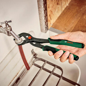Клещи переставные Bosch 180 мм с кнопочным фиксатором (1600A039HU)