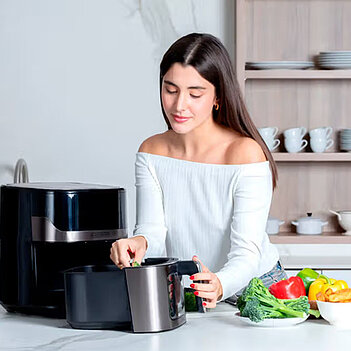 Мультипіч Black&Decker 1600 Вт 6,5 л (BXAF6500E)