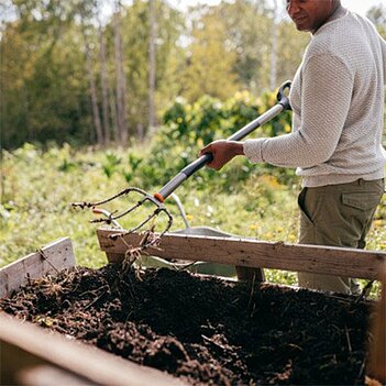 Вилы садовые для компостирования Fiskars Ergonomic (1070678)