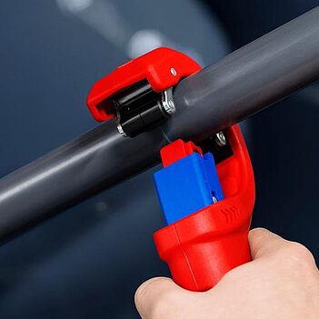 Труборез механический роликовый KNIPEX DP 50 (90 23 02 BK)