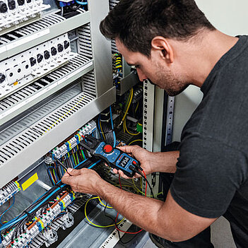 Мультиметр вилочный цифровой Bosch GFM 1000-15 + MH 1 (0601077401)