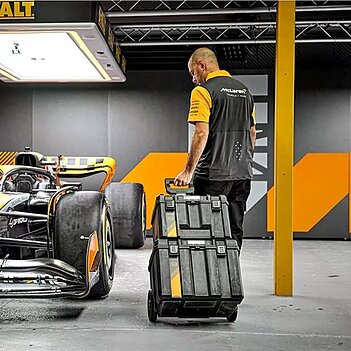 Ящик передвижной DeWalt McLaren в комплекте 3 шт. (DWST60452-1)