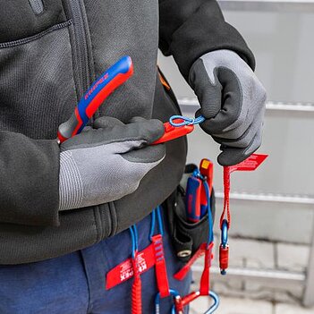 Плоскогубцы KNIPEX 180 мм (03 05 180)