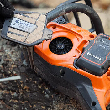Акумуляторна ланцюгова пила Husqvarna 550iXP (9707458-15) - без акумулятора та зарядного пристрою