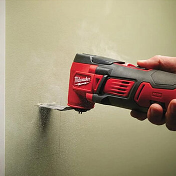 Багатофункціональний інструмент акумуляторний Milwaukee M18 BMT-421C (4933446210)