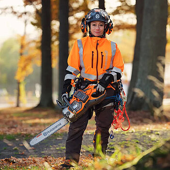 Акумуляторна ланцюгова пила Husqvarna 550iXP (9707458-15) - без акумулятора та зарядного пристрою