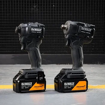 Набор инструментов аккумуляторных DeWalt McLaren F1 TEAM LIMITED EDITION (DCK2224MP2T)