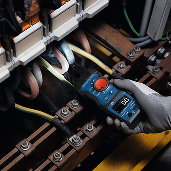 Мультиметр вилочный цифровой Bosch GFM 1000-15 + MH 1 (0601077401)