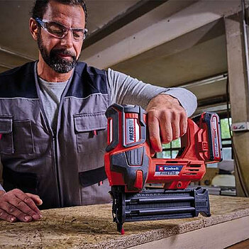 Степлер акумуляторний Einhell FIXETTO 18/50 N (4257795) - без акумулятора та зарядного пристрою