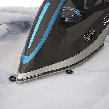Утюг с парогенератором Black&Decker (BXSS2401E)